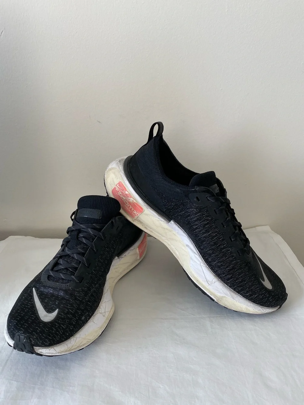 Nike ZoomX Invincible Run flyknit black sz 9.5 mens